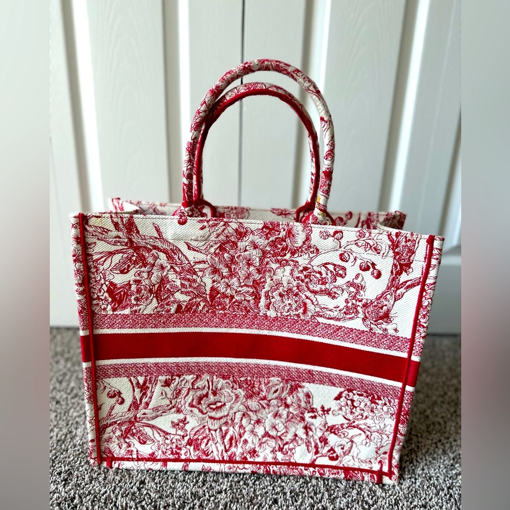 Dior Tote - Picture 5 of 5